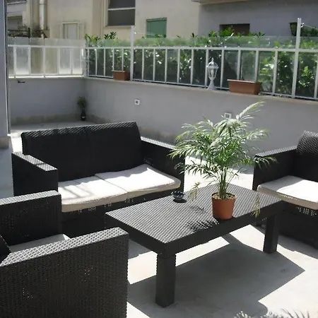 Luce Di Luna Luxury Suites *