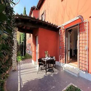 Apart-hotel Borgo Papareschi 2*