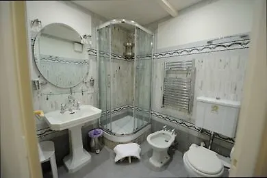 Chain Gallienus Guest house Rome