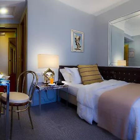 Hotel Marcella Royal - Rooftop Garden 4*