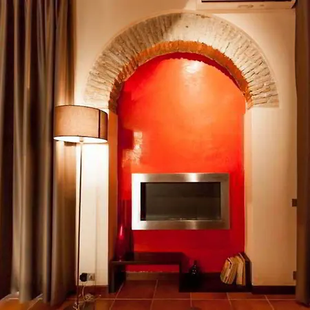 Town House Fontana Di Trevi Bed & Breakfast 3*