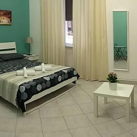 Amoraroma, Economy With Shared Bathrooms 3*