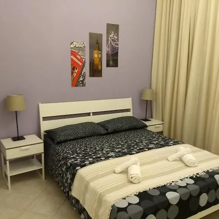 Amoraroma, Economy With Shared Bathrooms Guest house