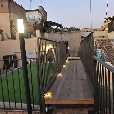 Domus Pellegrino 166 Roma