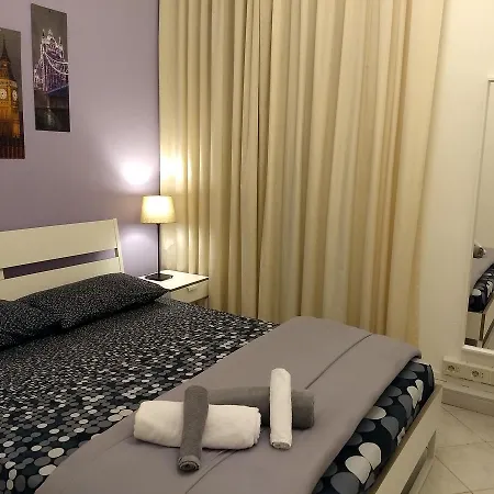 Amoraroma, Economy With Shared Bathrooms Guest house
