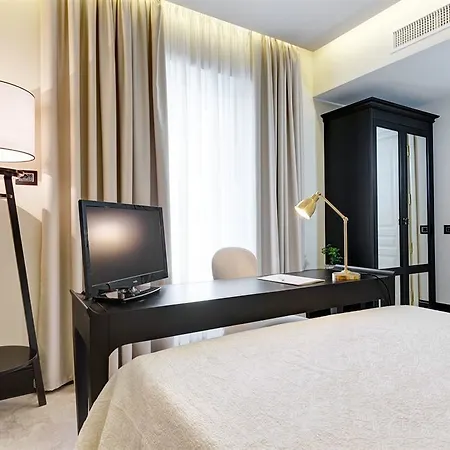 Πανσιόν Profumo Maison Colosseo 3*