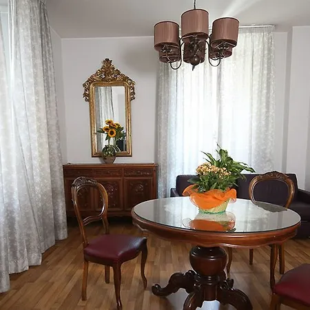 Roma Room Hotel Hotel