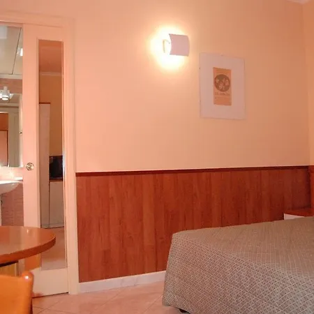 Laurence Hotel 3*