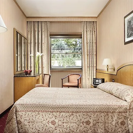 Hotel Beverly Hills 4*
