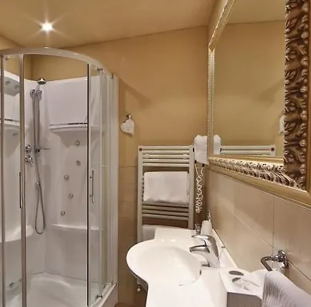 Chain Vatican Guest house 3*