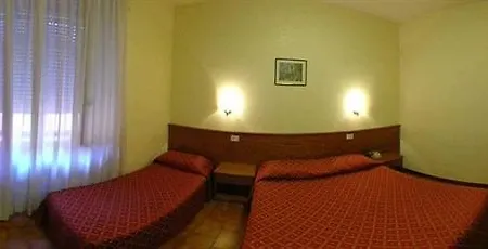 Hotel Ferrari 2*