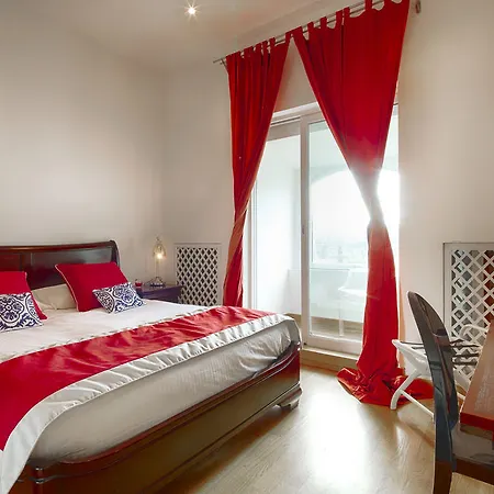 Ht N°9 Colosseo Maison d'hôtes 2*