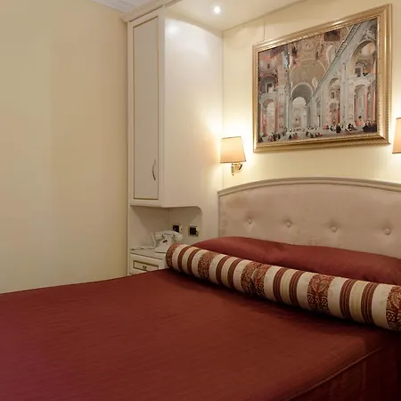 Konukevi Relais Frattina Roma