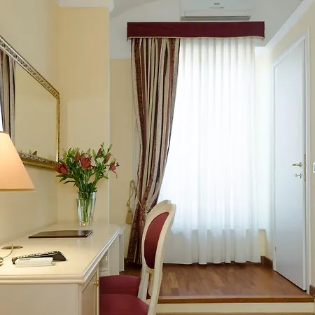 Relais Frattina 2* Roma