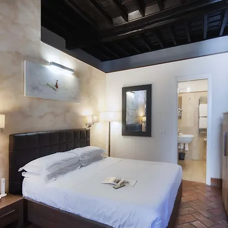 Navona Luxury Aparthotel 2*