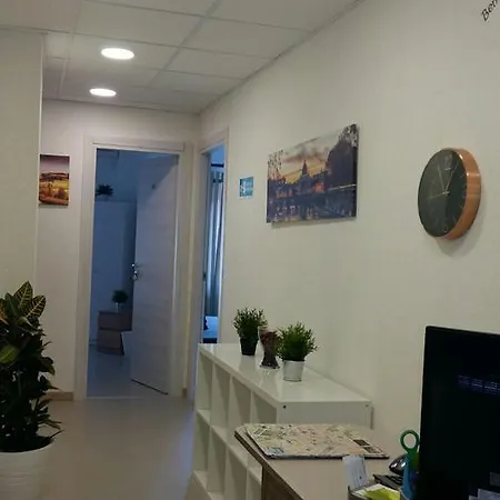 Domus Italiana Guest house 3*