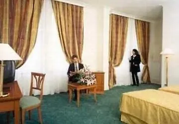 أتينيو جاردن بالاس