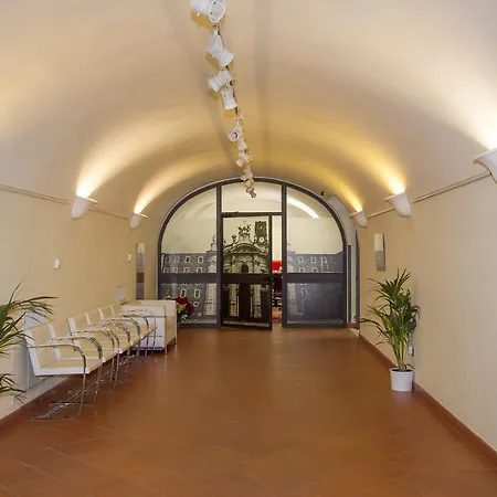 Nocleg ze śniadaniem Domus Sessoriana 3*