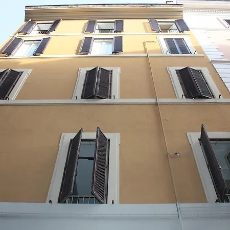 Town House Fontana Di Trevi Bed & Breakfast