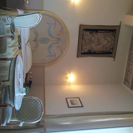 Residenza Gens Julia Bed & Breakfast 2*