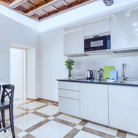 Flats Via Delle Muratte 2mins To Trevi Fountain * Rome