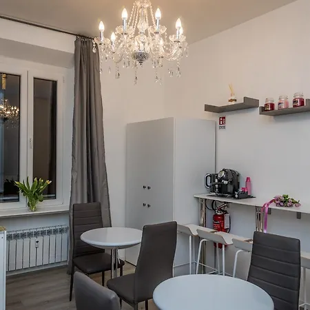 Inside 2* Roma