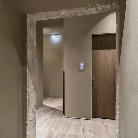 理发师酒店 酒店 4*