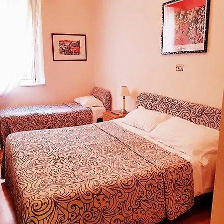 Margaret Hotel 2*