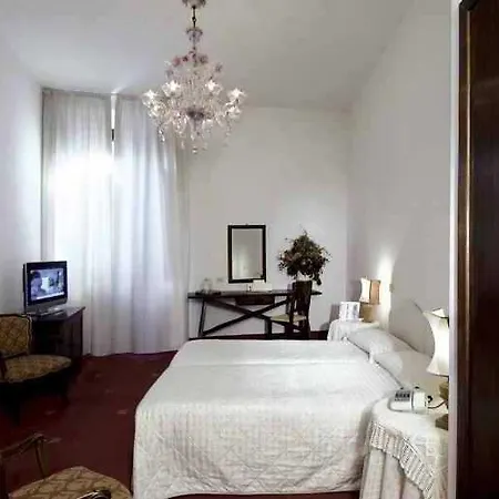 Hotel Columbia 3*