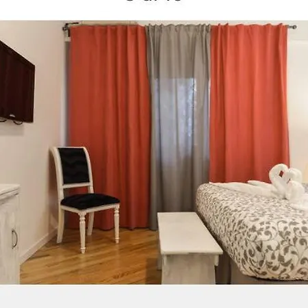 Roxy's In Apartment *