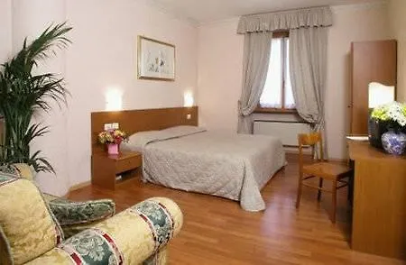 Otel Flower Garden 3*