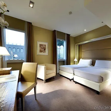 Saint John Hotel