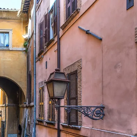 Navona Essence