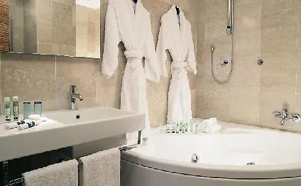 Saint John Hotel 4*
