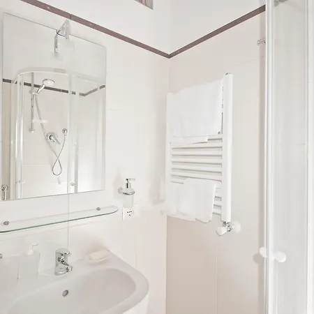 Gagliardi House 3*