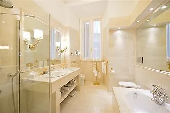 Residenza Napoleone Iii Bed & Breakfast