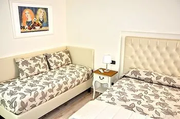 Colosseum Hotel 2*