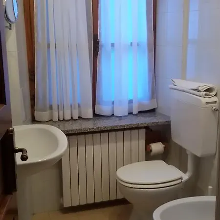Nonaj Hotel *