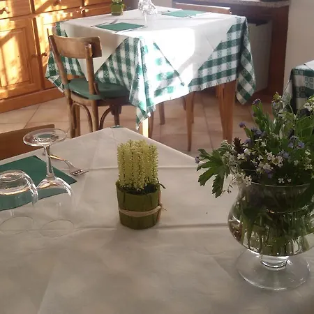 Nonaj Hotel *