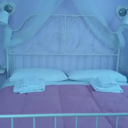 Nonaj Hotel *