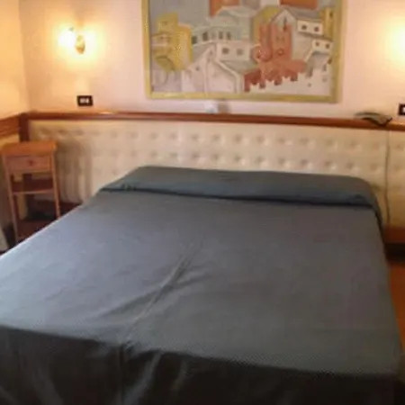 بيت ضيافة Piccolo Di Piazza Di Spagna 2*