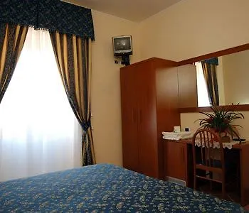 Maryelen 2 3* Рим