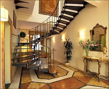Hotel Fontanella Borghese 4*