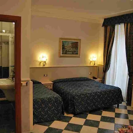 Hotell Anfiteatro Flavio 3*