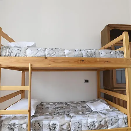 Lo Apartment *