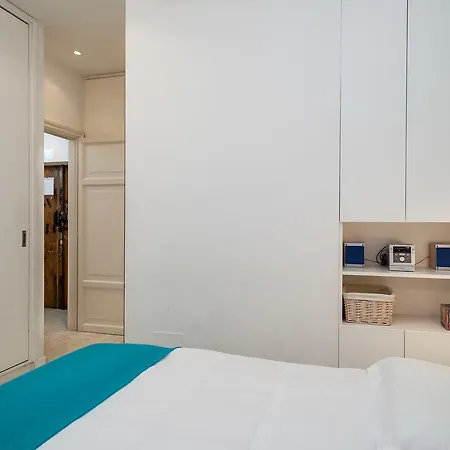 White Pantheon One Bedroom Apartment Apartment *