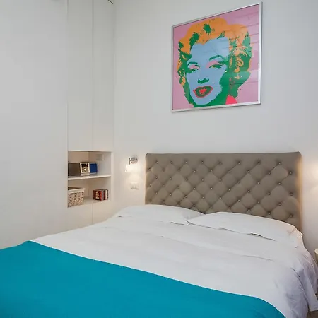 Apartment White Pantheon One Bedroom Apartment *