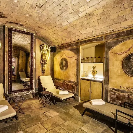 Romanico Palace Luxury & 4* Rome