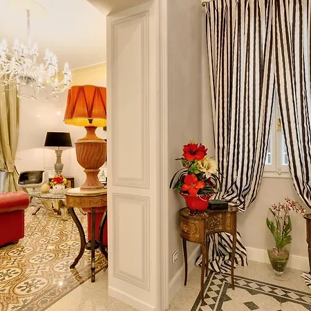Dona's Luxury House * Rome