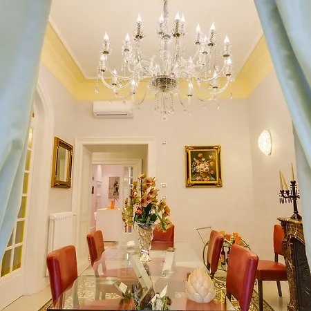 Dona's Luxury House Apartment *